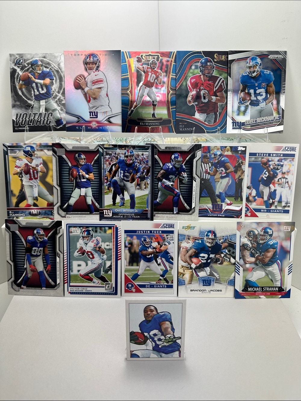 Eli Manning w/ Giants teammates lot of 17 Beckham Jr, Cruz, Strahan, Tuck, Nicks